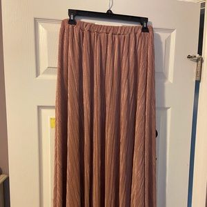 Missguided Pleated Maxi skirt